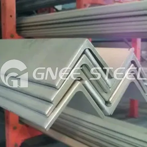 Сталевий кут A588